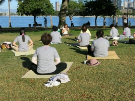 Ala Moana beach park - Masumi Muramatsu is a certified Yoga Awareness Hawaii YAT 600 yoga teacher in Honolulu, Oahu